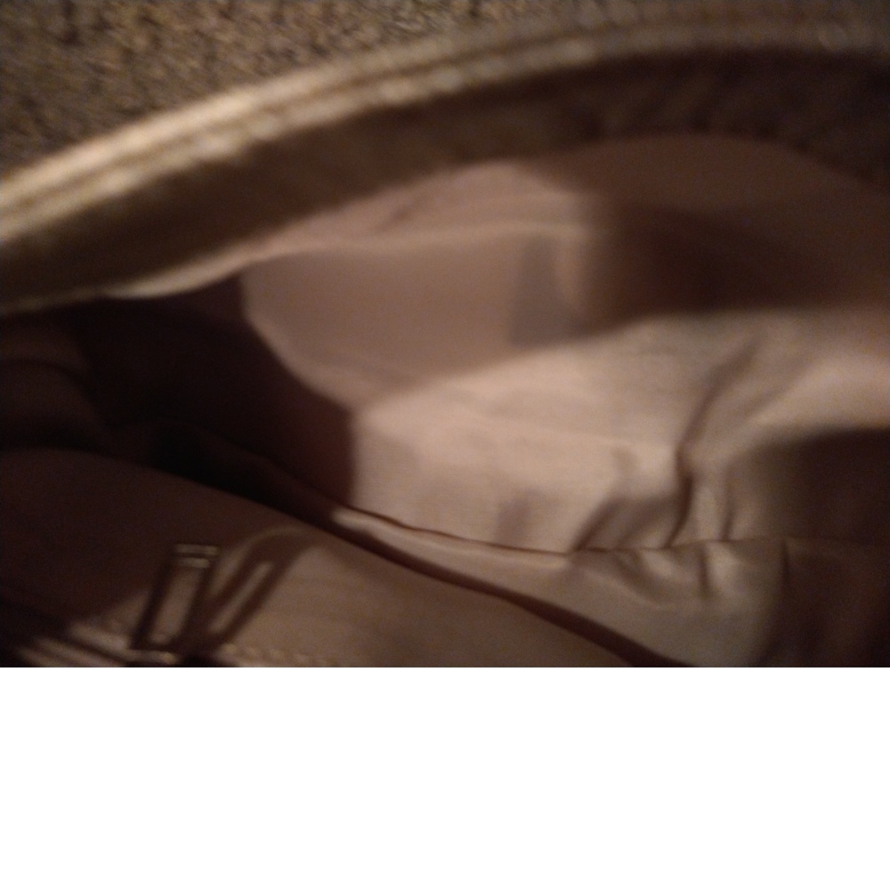 GUESS SMALL GOLD PURSE - SOME RHINESTONES - Picture 7 of 7